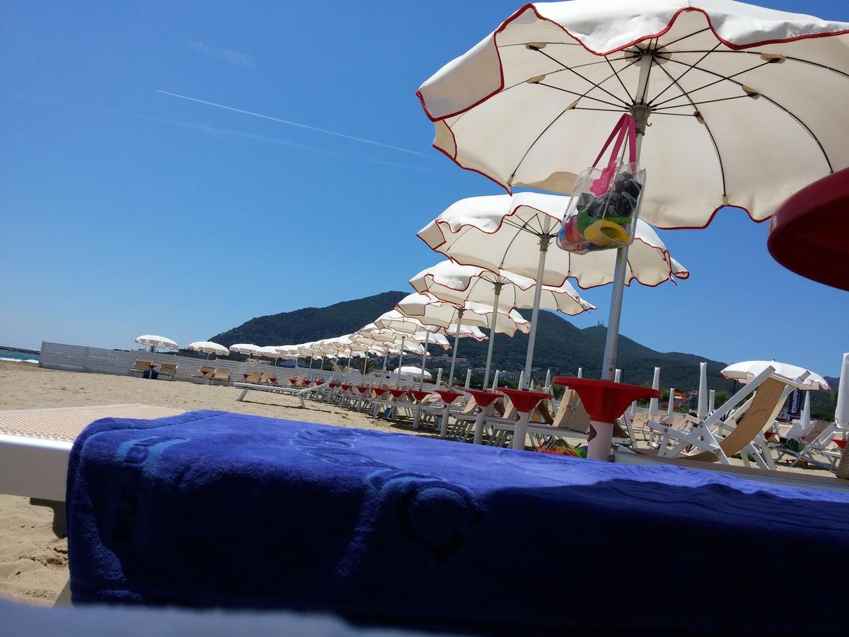 Hotel Le Pleiadi San Felice Circeo Buitenkant foto